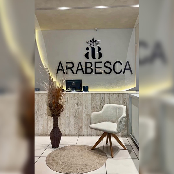 Kelly--Loja-Arabesca-